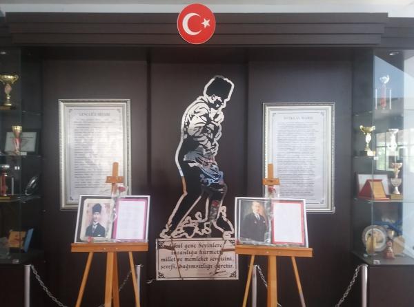 19 Mayıs ve Atatürk Konulu Resim Sergisi